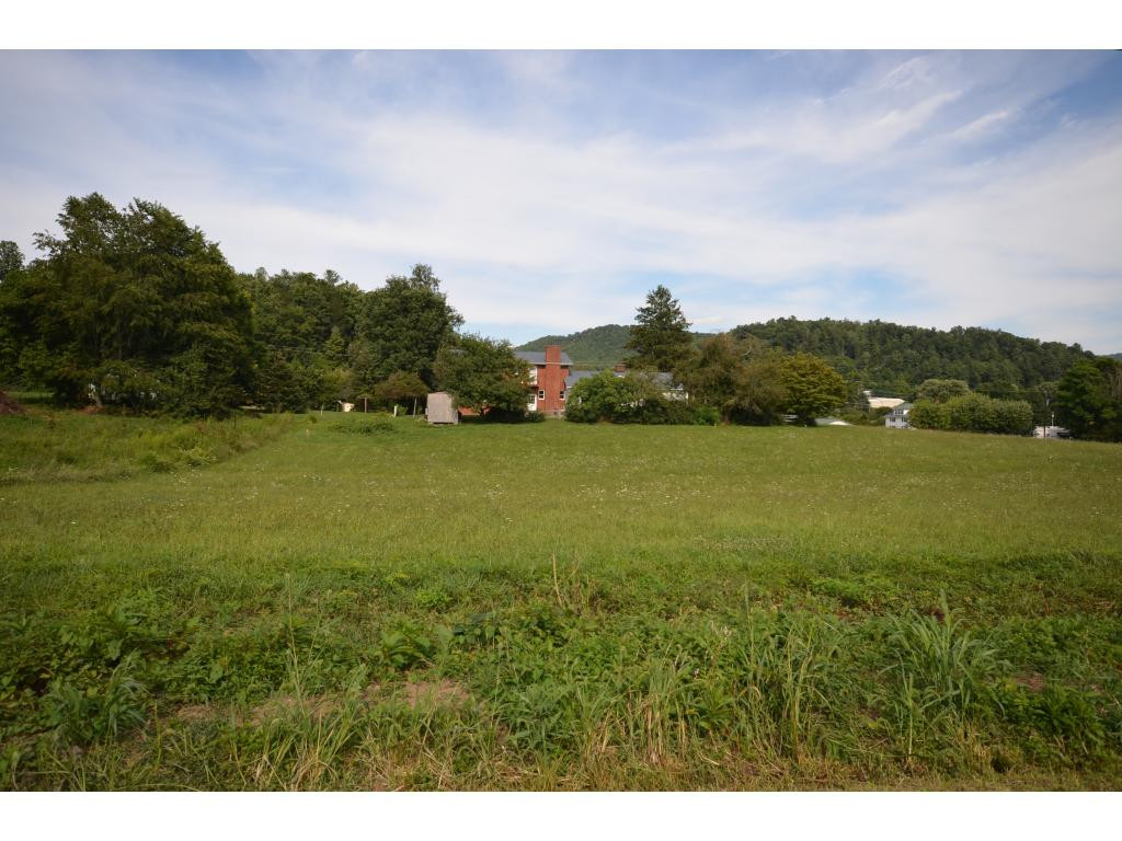 146 Mountain View Road, Unit 2 Unicoi, TN 37692 - Photo 1 of 1 Photo 1