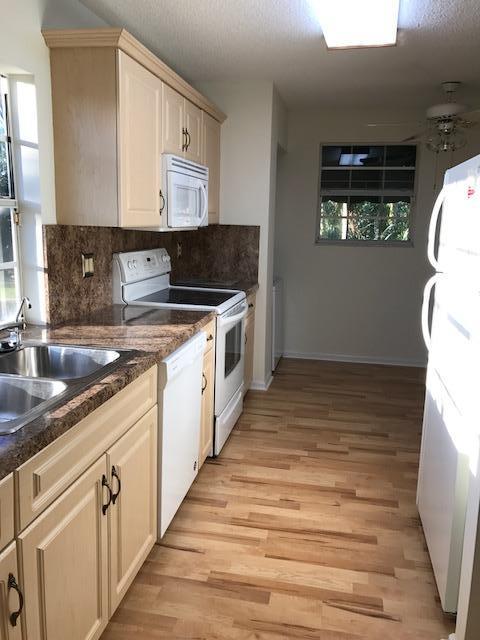 6622 Via Regina Boca Raton, FL 33433 - Photo 3 of 21 Kitchen 4