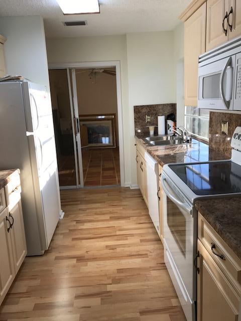6622 Via Regina Boca Raton, FL 33433 - Photo 4 of 21 Kitchen 2