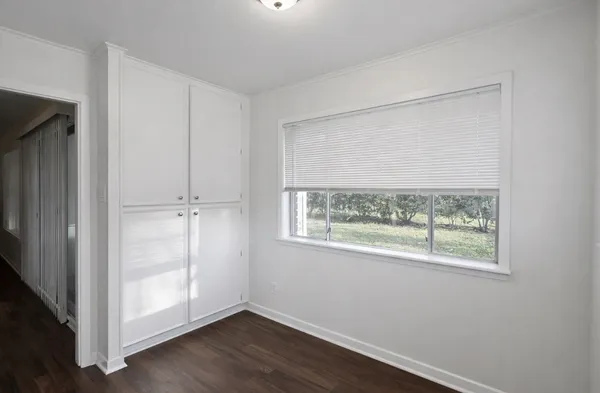 $2,275 | 205 East Crestmont Drive, Alvin, TX 77511