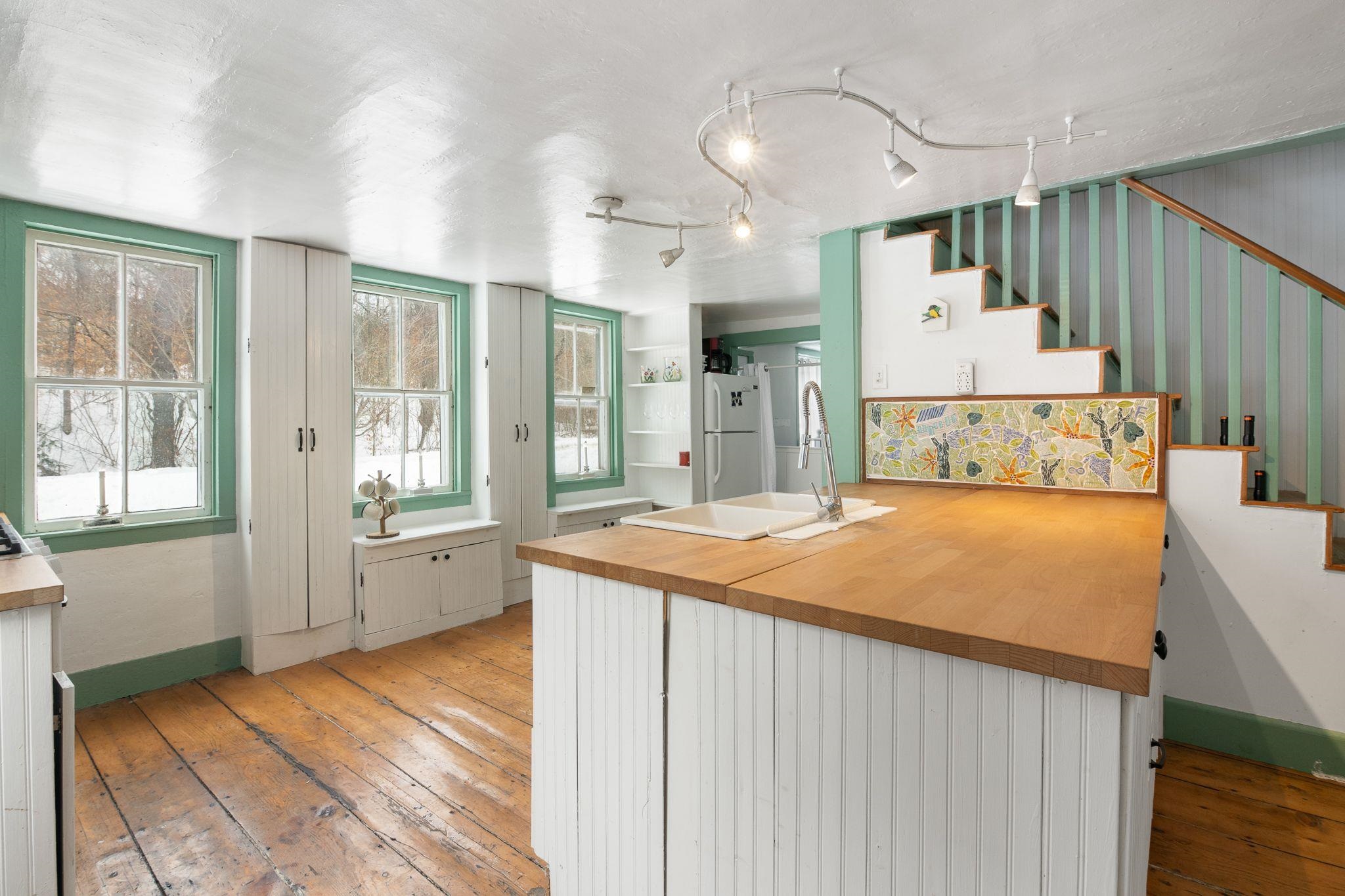 30 Back Street Newfane, VT 05345 - Photo 10 of 41