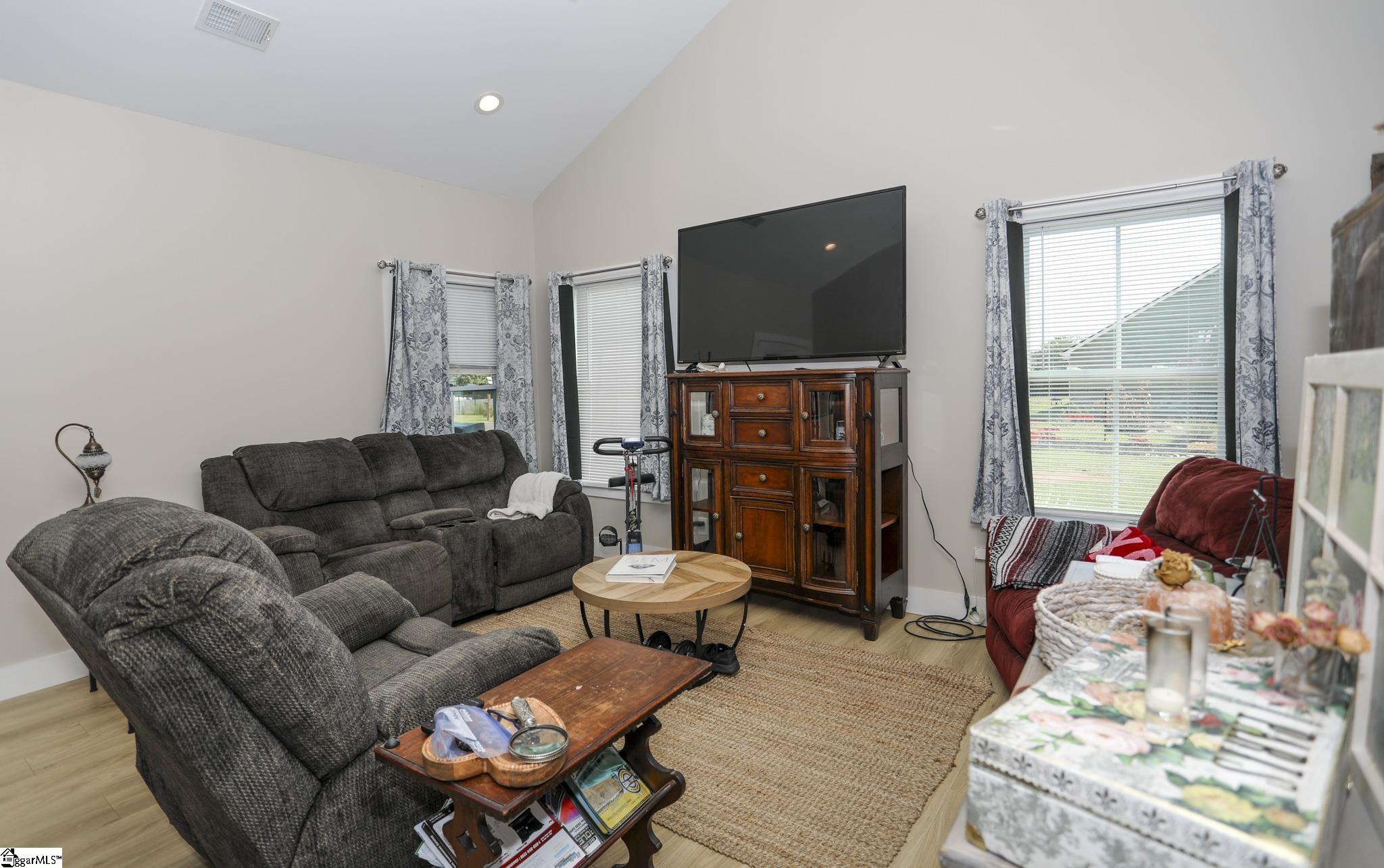 3796 Camp Road Greer, SC 29651 - Photo 7 of 33