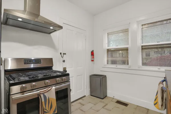$699,900 | 537 East 11th Street, Indianapolis, IN 46202