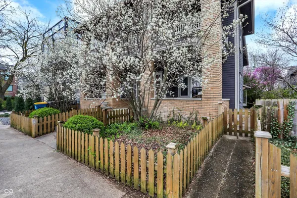 $699,900 | 537 East 11th Street, Indianapolis, IN 46202
