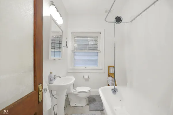 $699,900 | 537 East 11th Street, Indianapolis, IN 46202