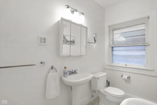 $699,900 | 537 East 11th Street, Indianapolis, IN 46202