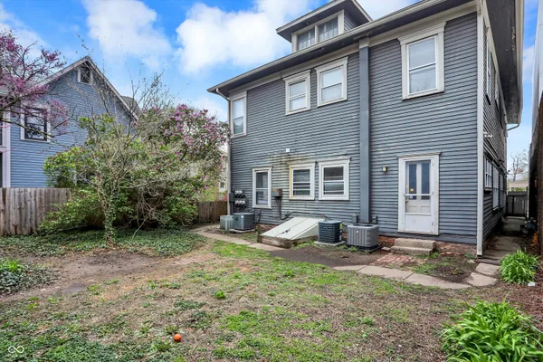 $699,900 | 537 East 11th Street, Indianapolis, IN 46202