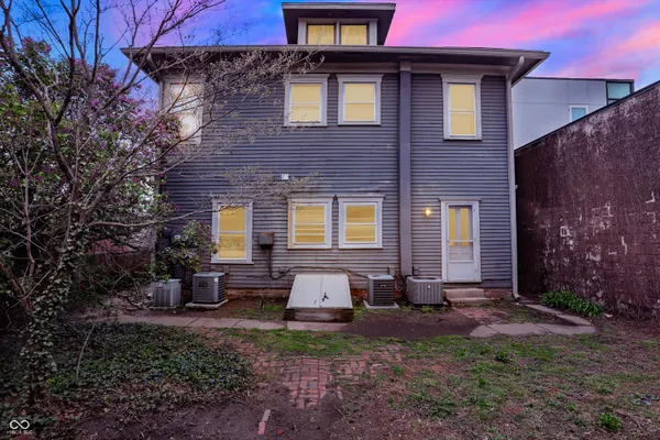 $699,900 | 537 East 11th Street, Indianapolis, IN 46202