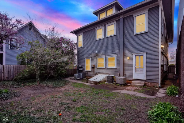 $699,900 | 537 East 11th Street, Indianapolis, IN 46202