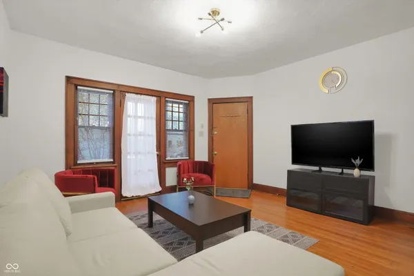 $699,900 | 537 East 11th Street, Indianapolis, IN 46202