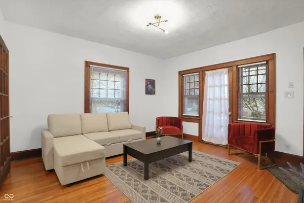 $699,900 | 537 East 11th Street, Indianapolis, IN 46202