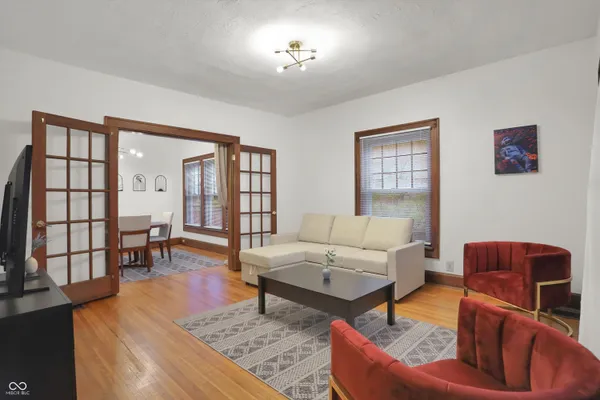 $699,900 | 537 East 11th Street, Indianapolis, IN 46202