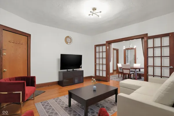 $699,900 | 537 East 11th Street, Indianapolis, IN 46202