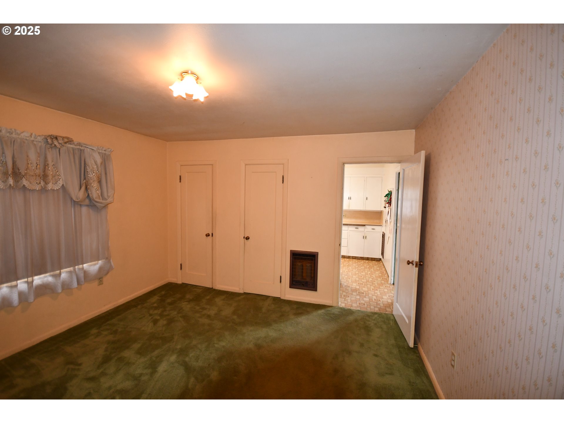 1300 View Court The Dalles, OR 97058 - Photo 11 of 45 a view of an empty room
