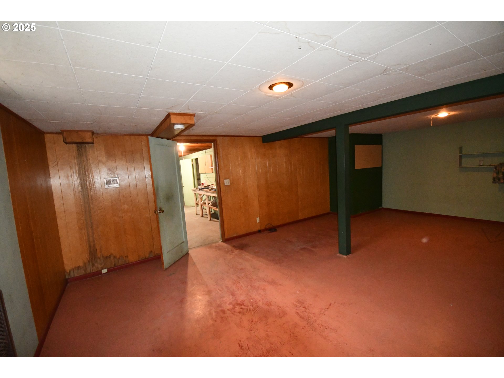 1300 View Court The Dalles, OR 97058 - Photo 25 of 45 a view of an empty room