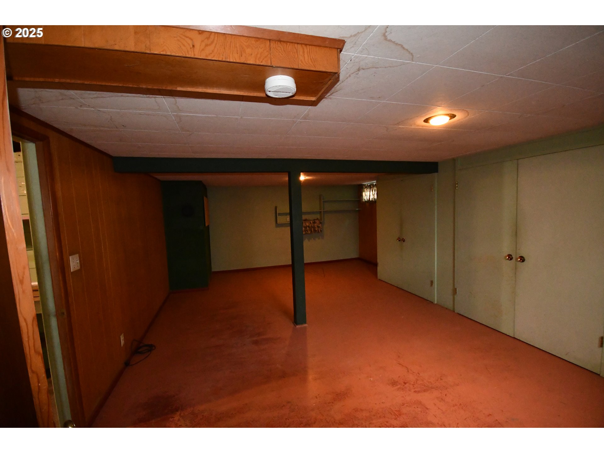 1300 View Court The Dalles, OR 97058 - Photo 28 of 45 a view of empty room