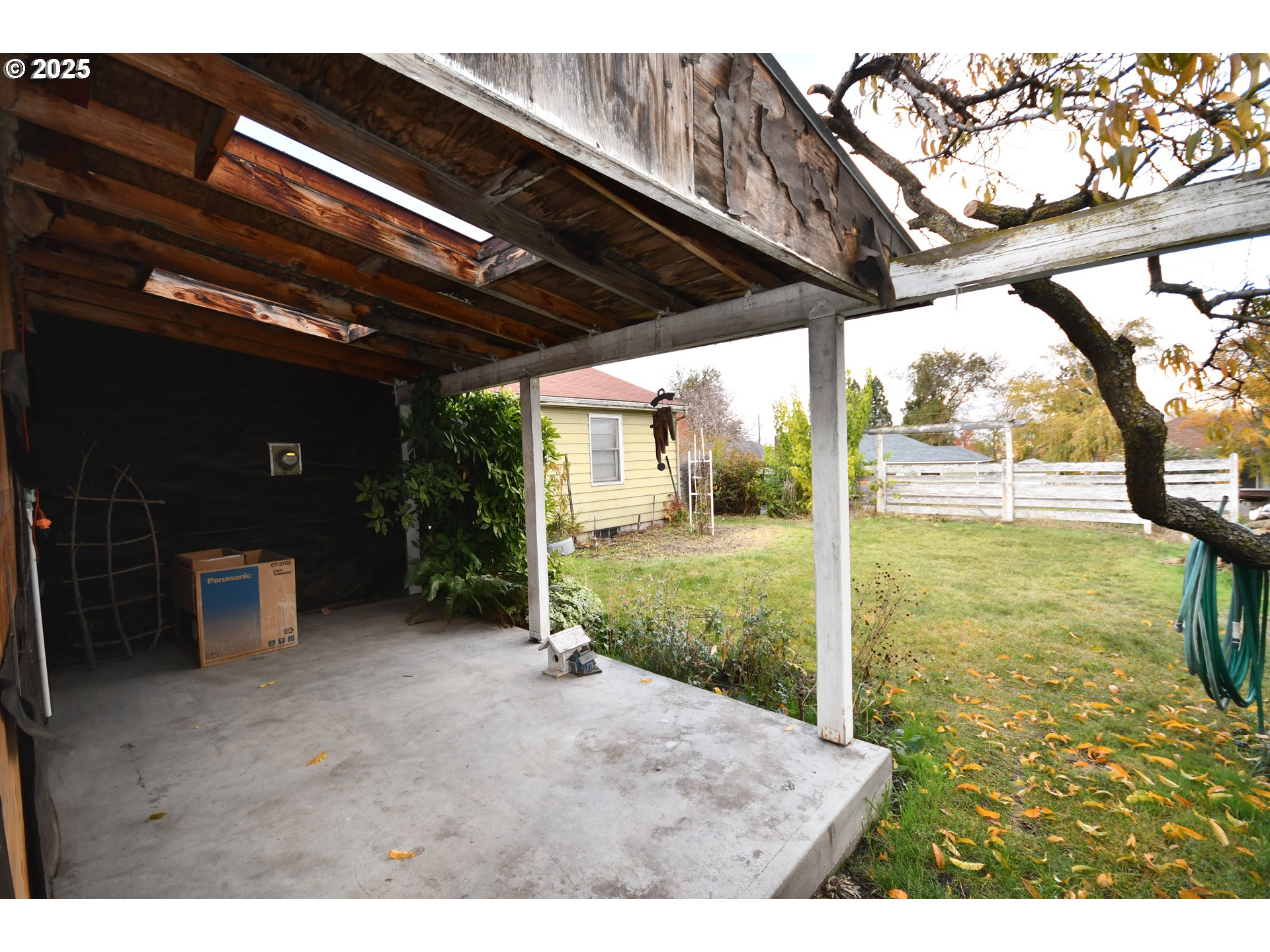 1300 View Court The Dalles, OR 97058 - Photo 36 of 45 a view of a backyard of the house
