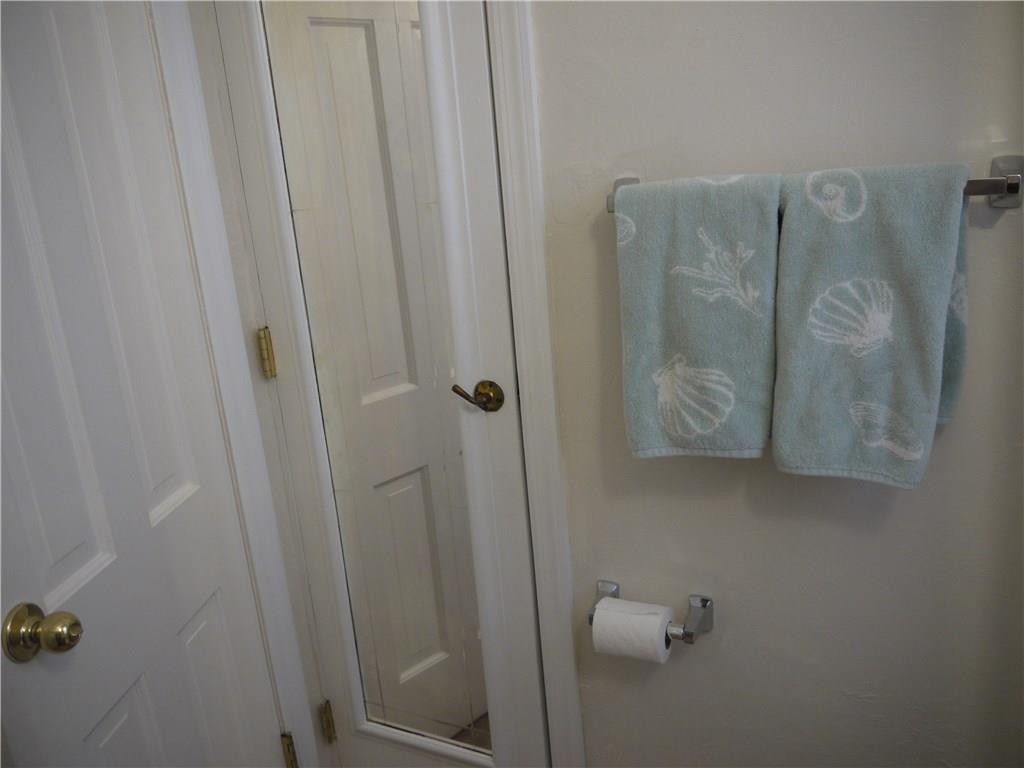 568 Highview Road Pittsburgh, PA 15234 - Photo 16 of 25 MAIN BATH ON 2ND FLOOR