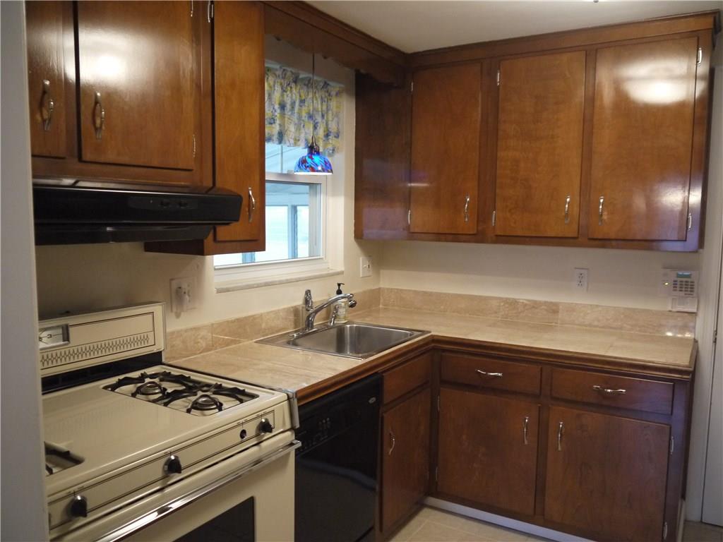 568 Highview Road Pittsburgh, PA 15234 - Photo 9 of 25 Enjoy cooking in the fully equipped kitchen.