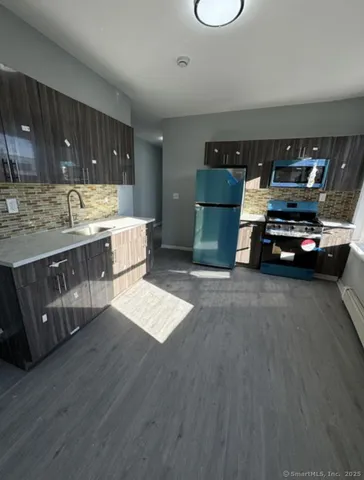 $2,500 | 413 East Main Street, Unit 2, Bridgeport, CT 06608