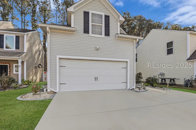 $434,900 | 44 Running Oak Drive, Bluffton, SC 29910