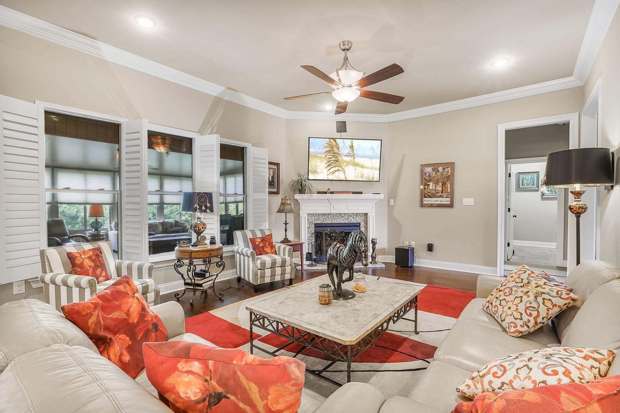 1090 Destin Avenue Foley, AL 36535 - Photo 5 of 30 Living Room