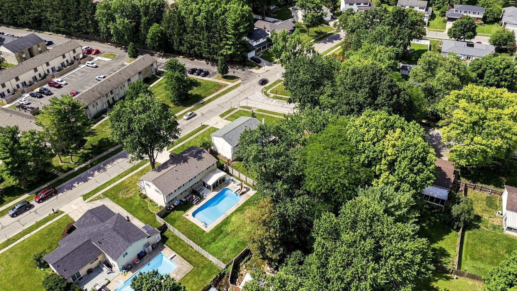 180 Landover Road Columbus, OH 43230 - Photo 13 of 60 aerial view