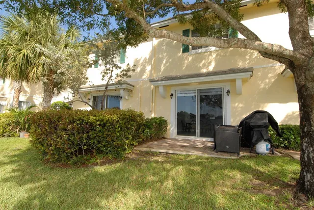 $495,000 | 7636 Foxcroft Lane, Davie, FL 33328