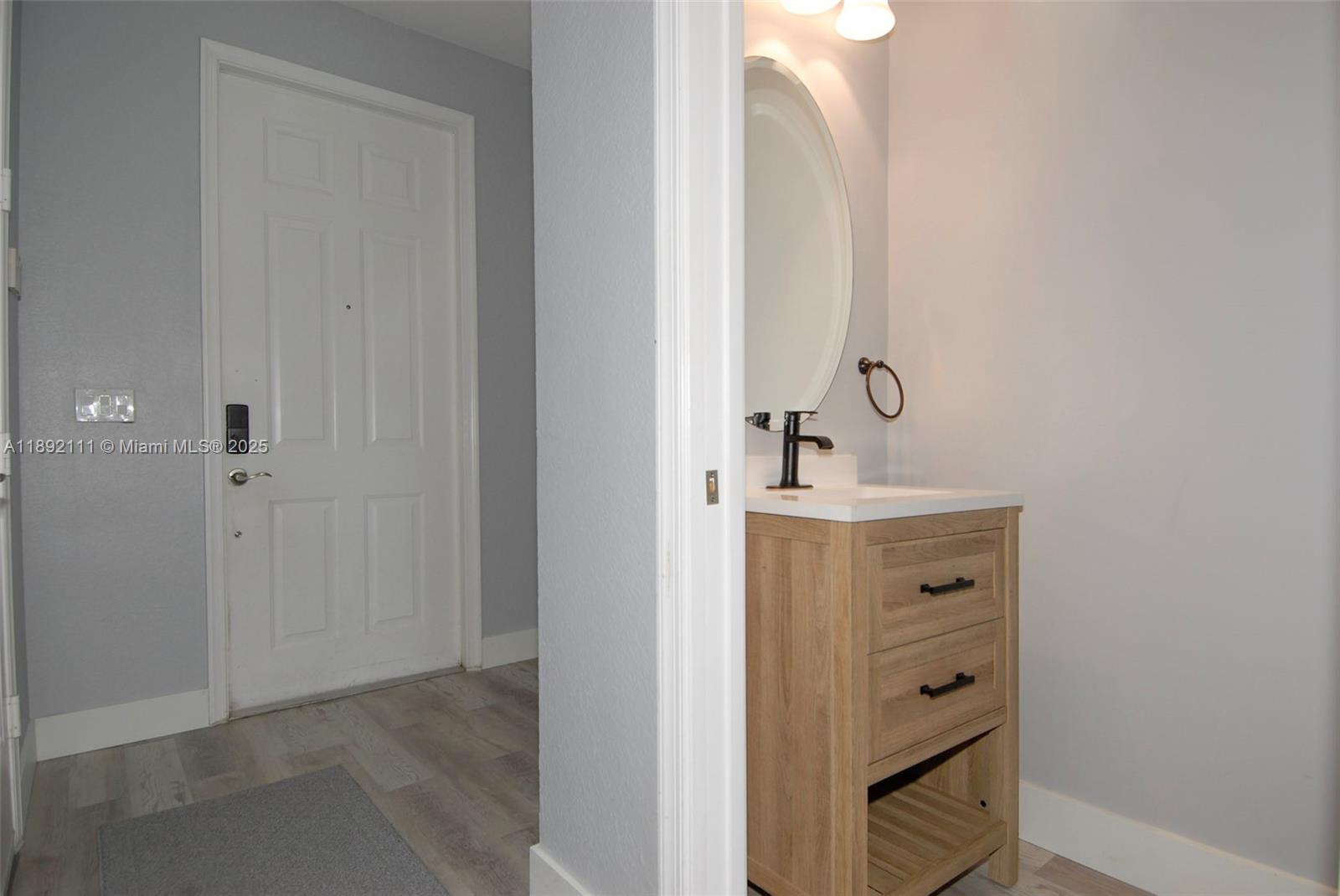 7636 Foxcroft Lane Davie, FL 33328 - Photo 3 of 34