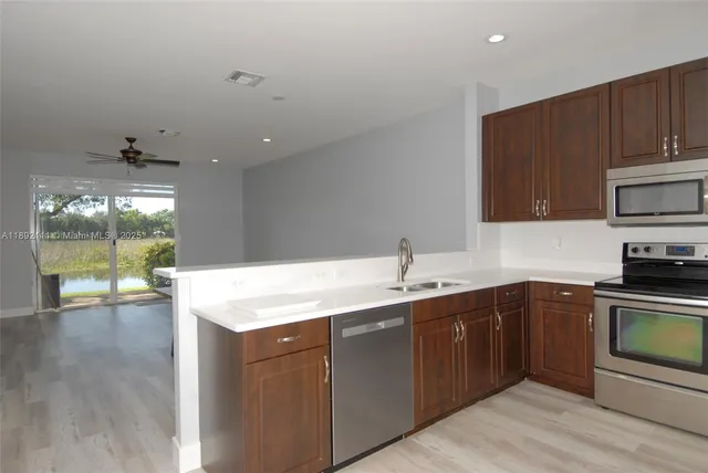 $495,000 | 7636 Foxcroft Lane, Davie, FL 33328