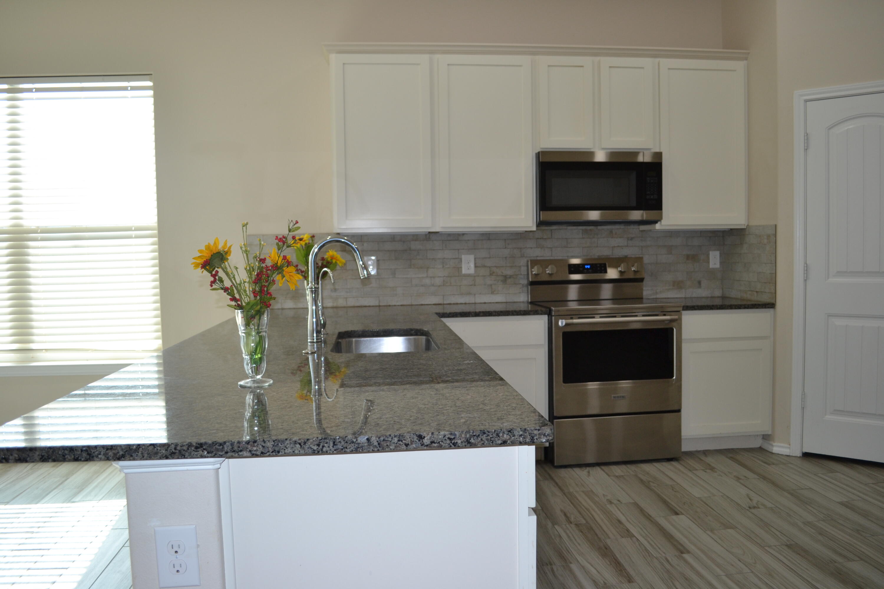7408 99th Street Lubbock, TX 79424 - Photo 21 of 41 DSC_0686