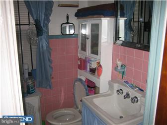 1612 South 5th Street Philadelphia, PA 19148 - Photo 3 of 7 Bathroom