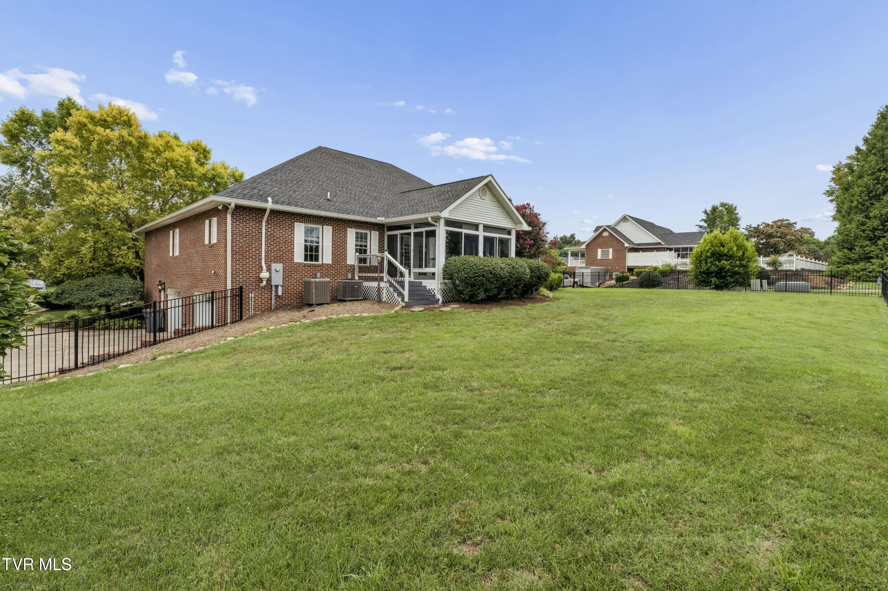 13 East Ridgefield Court Greeneville, TN 37745 - Photo 7 of 73 EeastFRidgefield-60