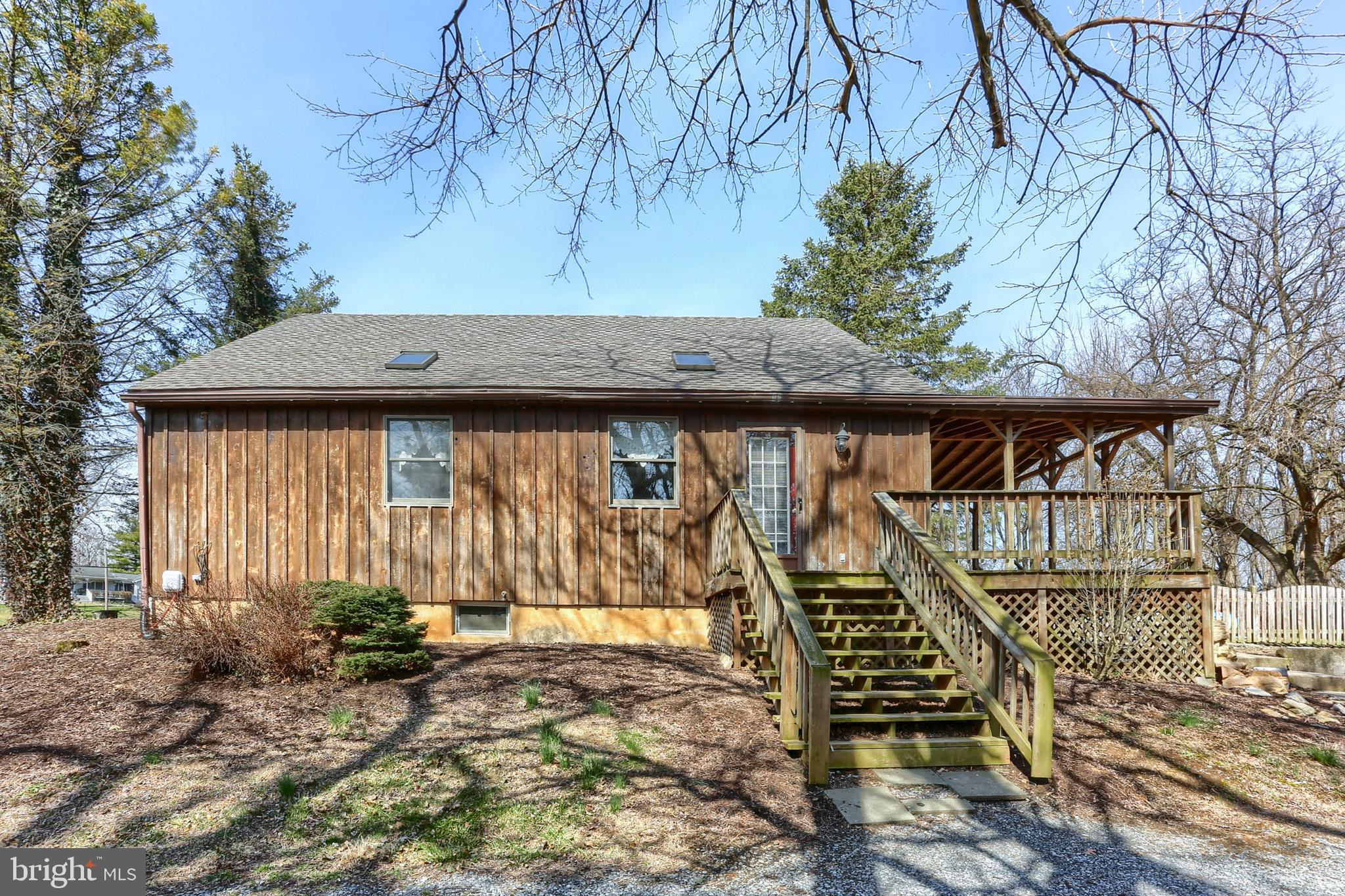 211 Mooredale Road Carlisle, PA 17015 - Photo 2 of 37 Gallery Image 2
