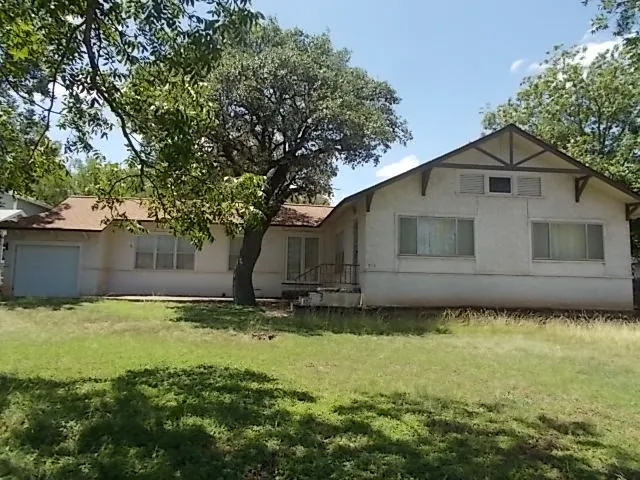 $350,000 | 912 Tivy Street, Kerrville, TX 78028