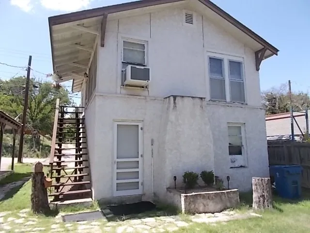 $350,000 | 912 Tivy Street, Kerrville, TX 78028