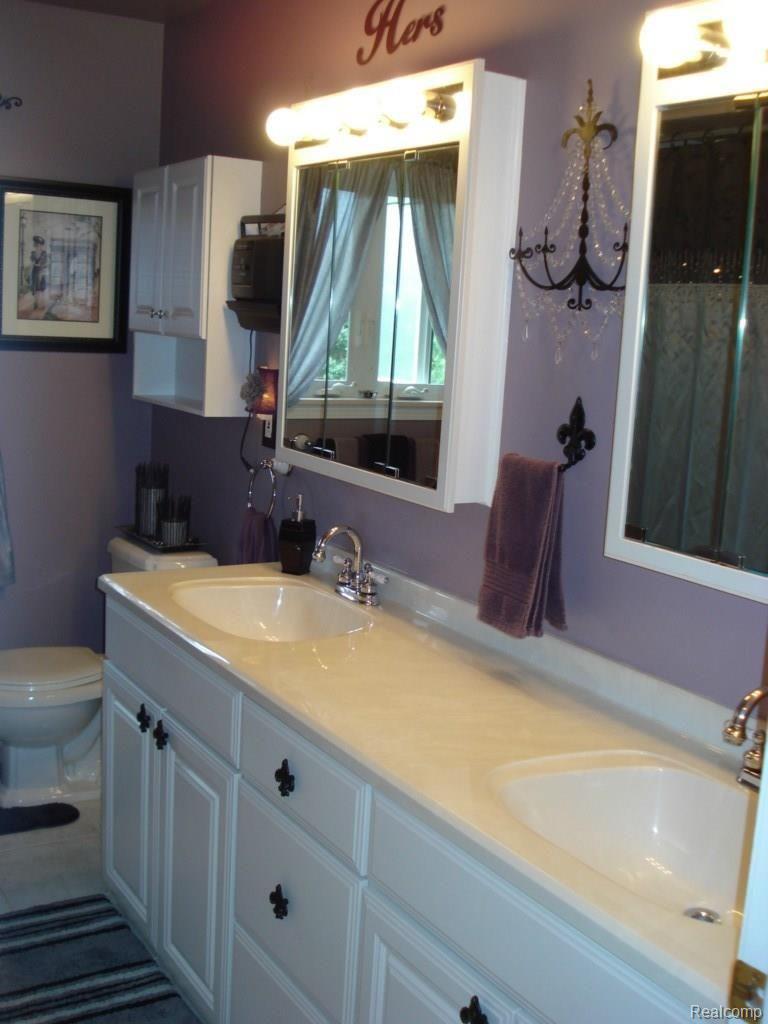 5474 Whipple Lake Road Clarkston, MI 48348 - Photo 21 of 47 Main Floor Bath