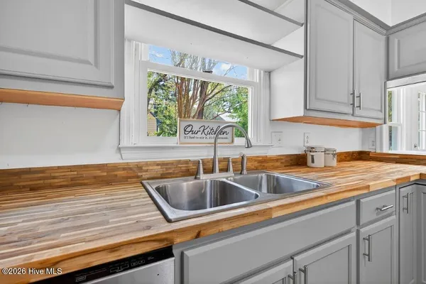 $380,000 | 204 Sweetbriar Lane, Havelock, NC 28532