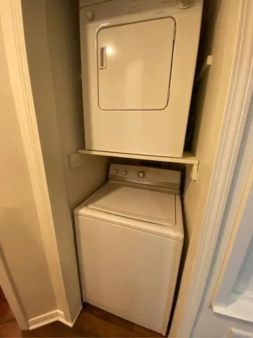 $2,050 | 2906 West Avenue, Unit 4, Austin, TX 78705