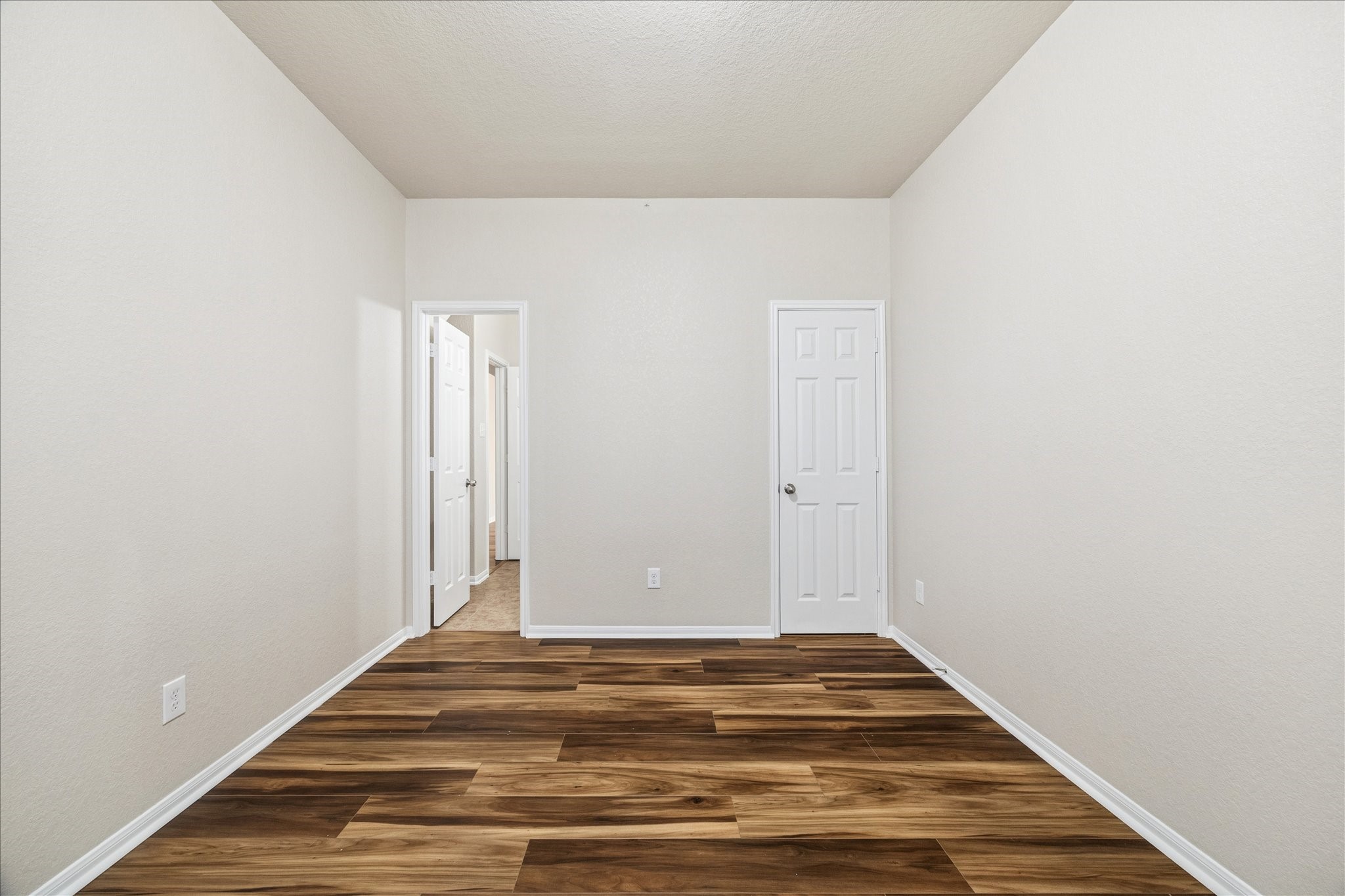 5307 Espuela Lane Baytown, TX 77521 - Photo 26 of 35 Secondary Bedroom 1 (first floor)