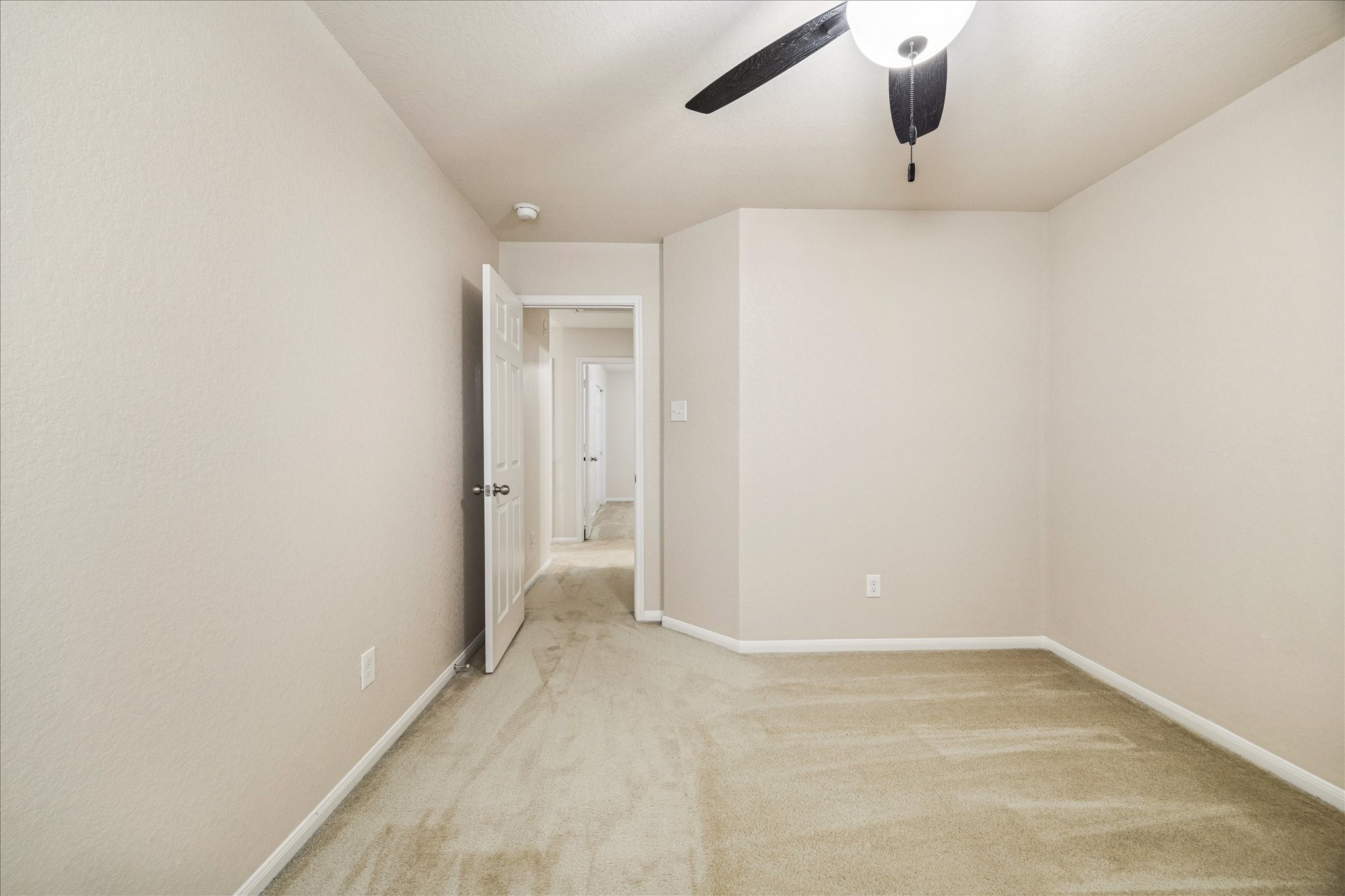 5307 Espuela Lane Baytown, TX 77521 - Photo 29 of 35 Secondary Bedroom 3 (second floor)