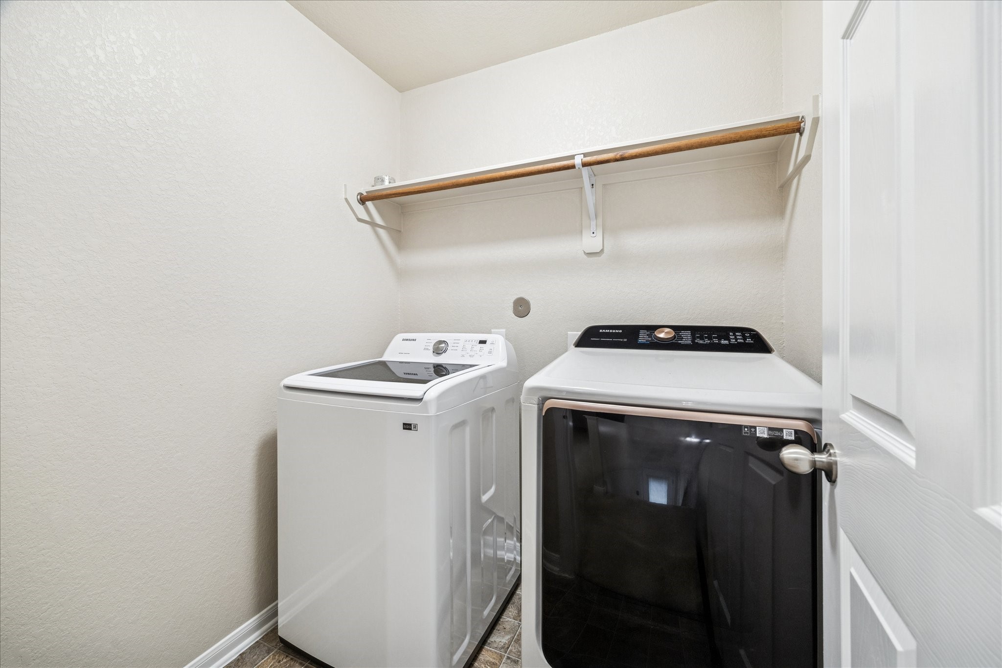 5307 Espuela Lane Baytown, TX 77521 - Photo 32 of 35 Laundry Room (second floor)