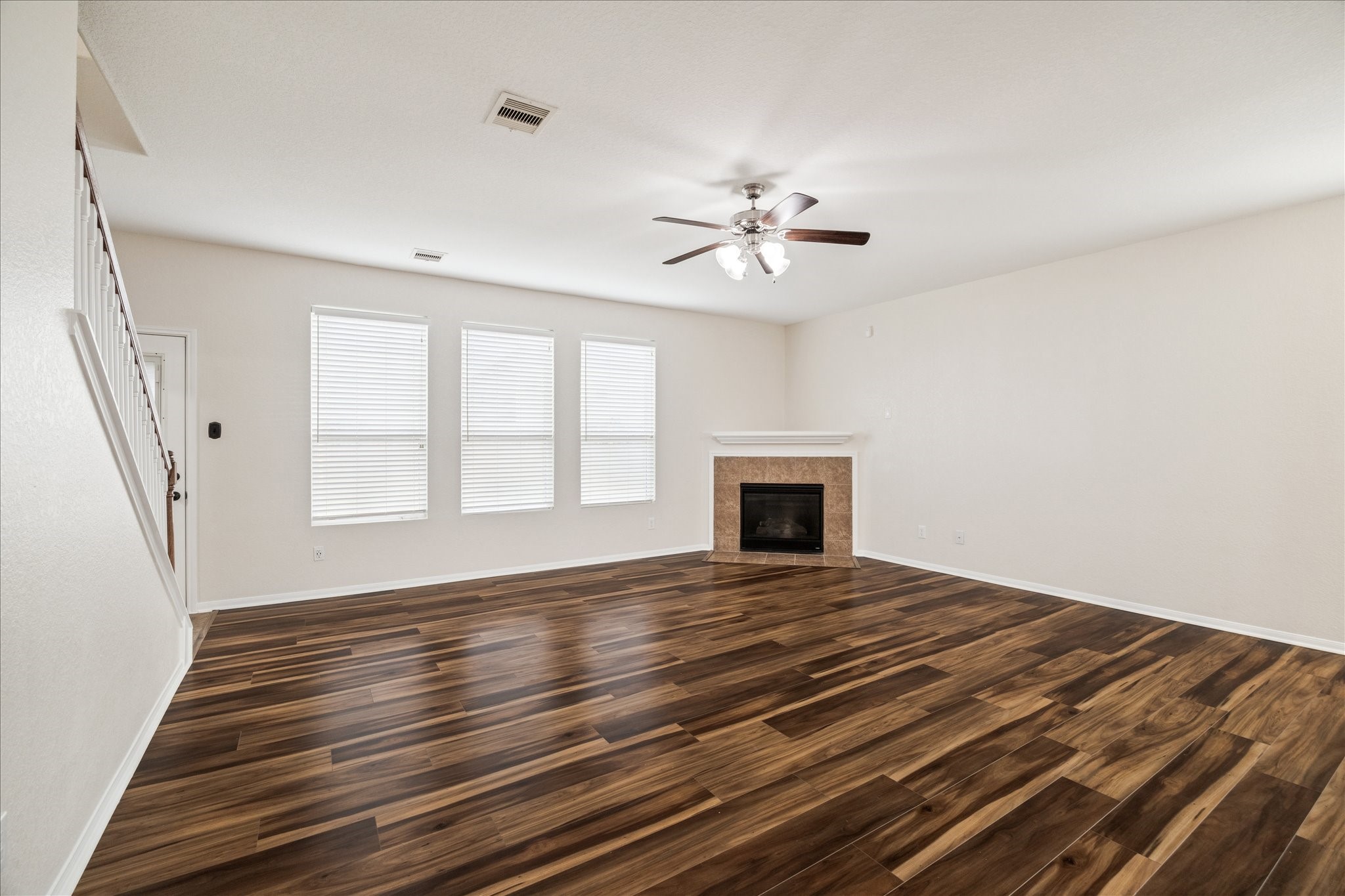 5307 Espuela Lane Baytown, TX 77521 - Photo 5 of 35