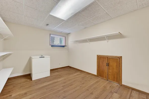 a picture of a room