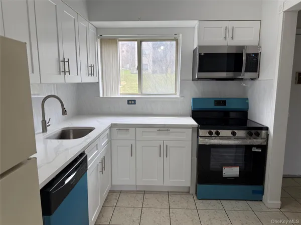 $145,000 | 26 Cooper Road, Unit 811, Poughkeepsie, NY 12603