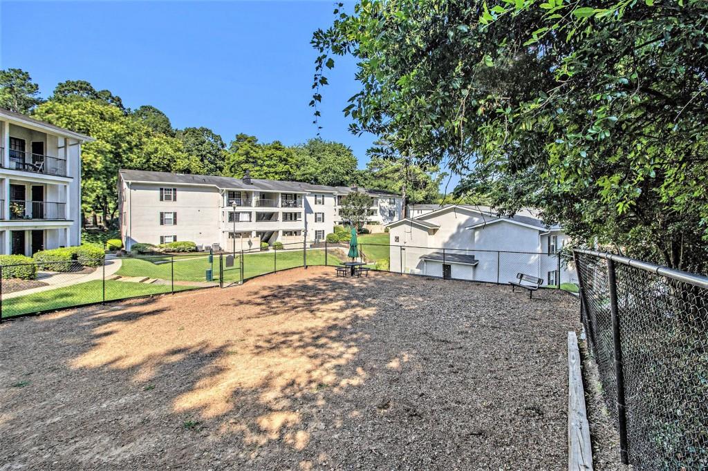 1150 Collier Road Northwest, Unit 13D Atlanta, GA 30318 - Photo 29 of 33