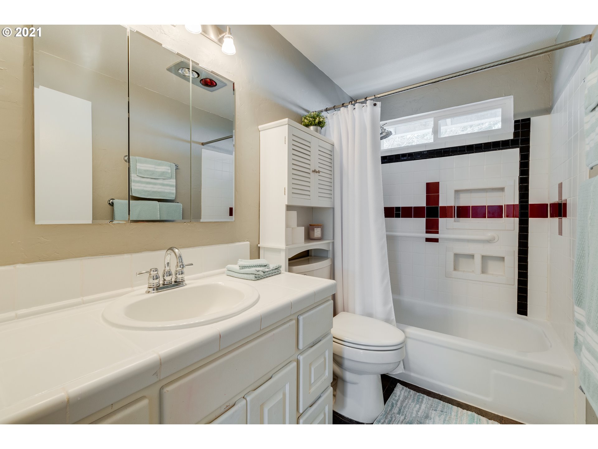 2849 Southwest Spring Garden Street Portland, OR 97219 - Photo 11 of 29 Gallery Image 11