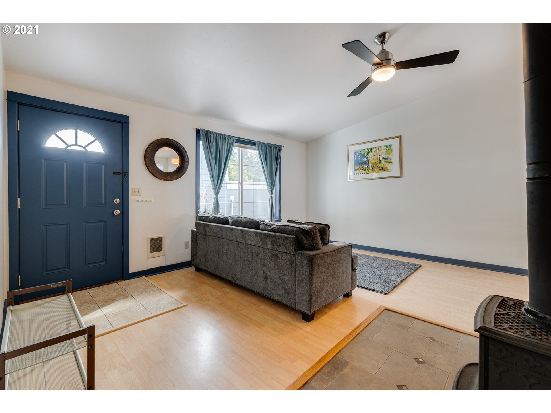 2849 Southwest Spring Garden Street Portland, OR 97219 - Photo 3 of 29 Gallery Image 3
