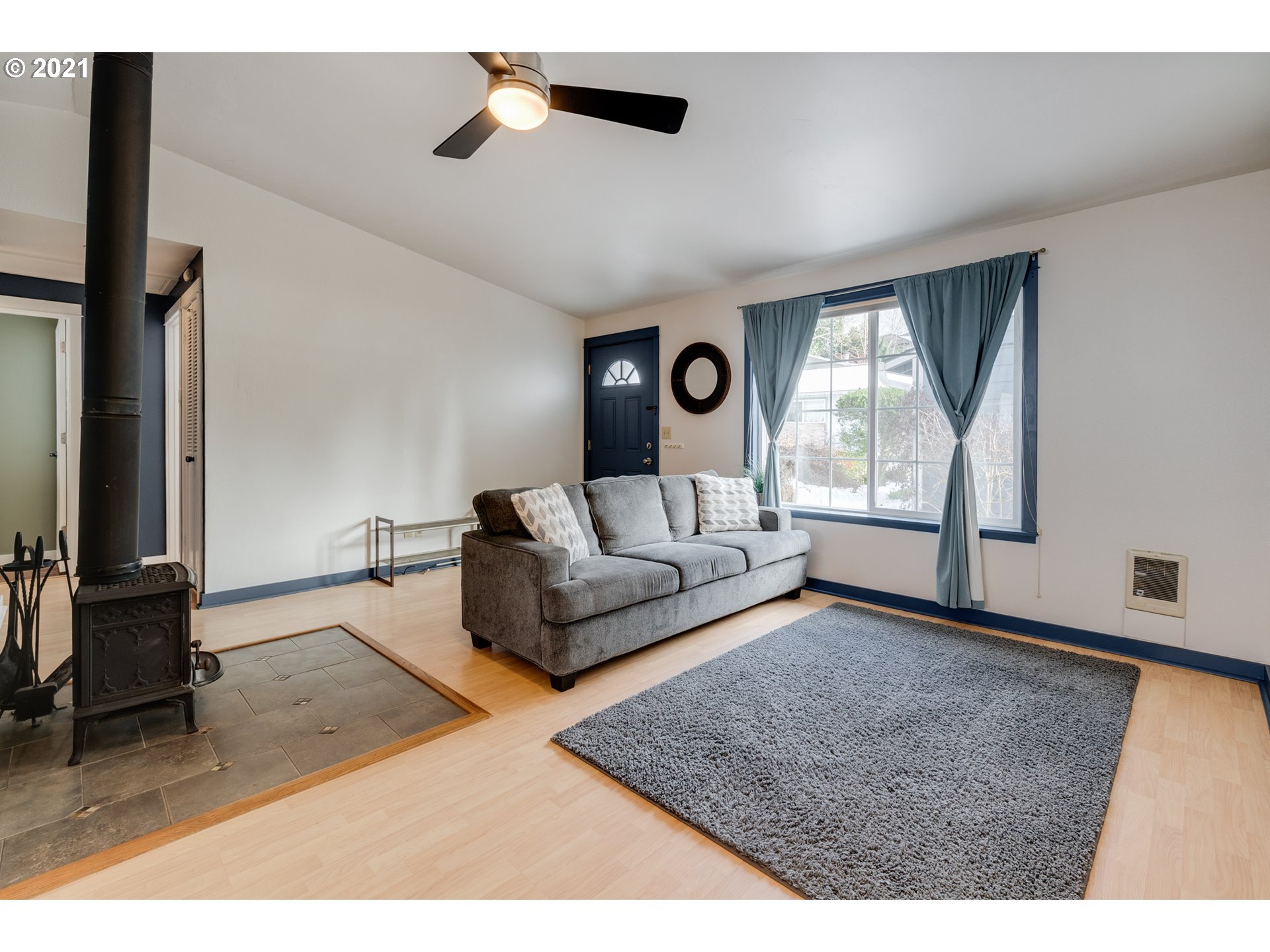 2849 Southwest Spring Garden Street Portland, OR 97219 - Photo 5 of 29 Gallery Image 5