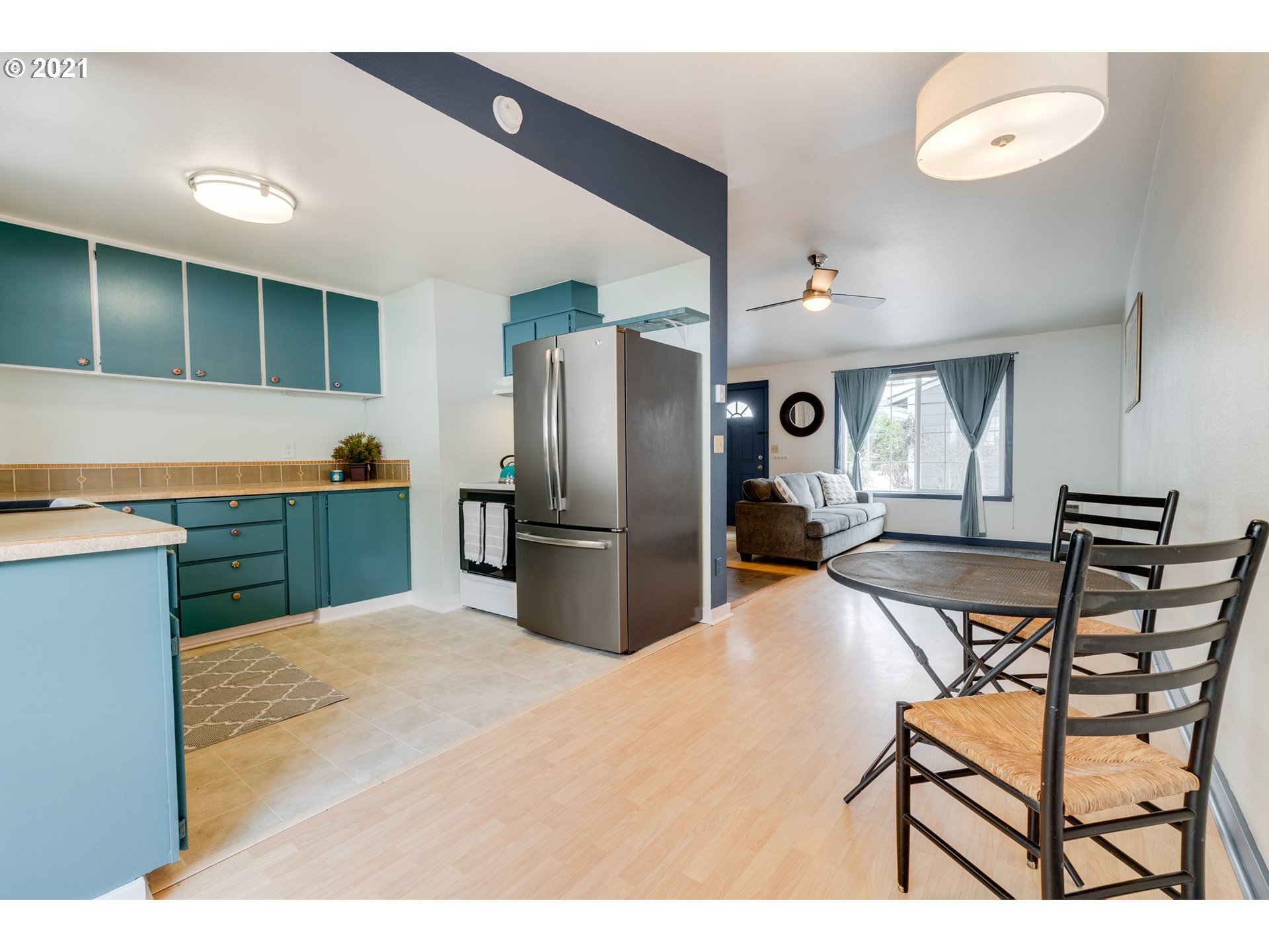 2849 Southwest Spring Garden Street Portland, OR 97219 - Photo 7 of 29 Gallery Image 7